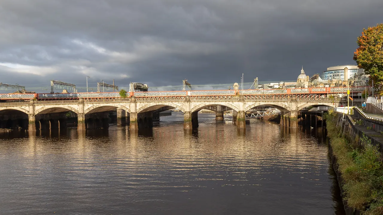 Glasgow Bridge na rzece Clyde, niedaleko Broomielaw